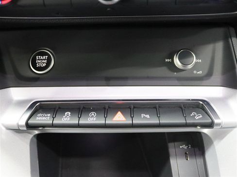 Used 2023 Audi Q3 2.0T Premium image 30