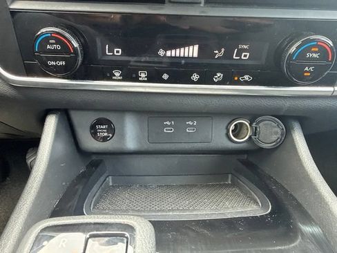 Used 2025 Nissan Rogue SV FWD image 19