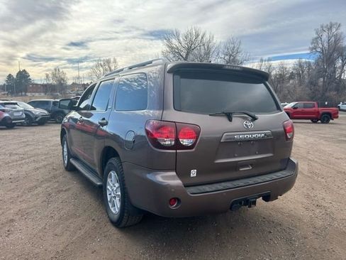 Used 2019 Toyota Sequoia SR5 image 3