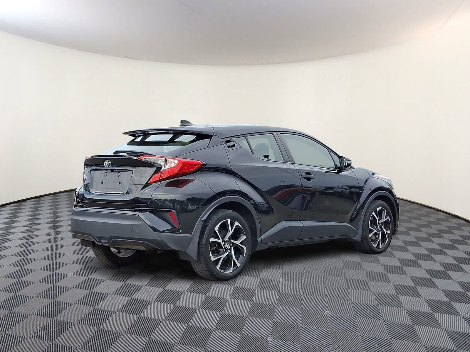 Used 2020 Toyota C-HR XLE FWD image 5