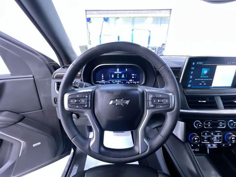 Used 2023 Chevrolet Tahoe Z71 w/ Luxury Package AWD/4WD image 15
