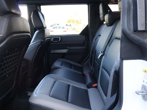 Used 2022 Ford Bronco Black Diamond image 14