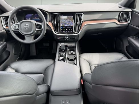 Used 2023 Volvo S60 B5 Plus w/ Climate Package AWD/4WD image 2