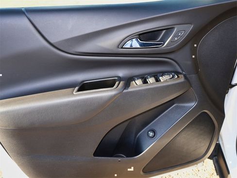 Used 2022 Chevrolet Equinox LT image 16