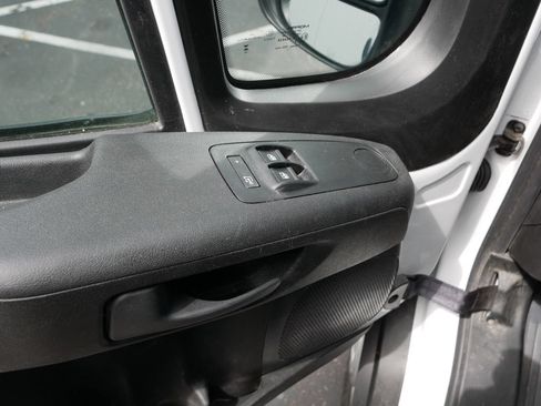 Used 2025 RAM ProMaster 2500 FWD image 14