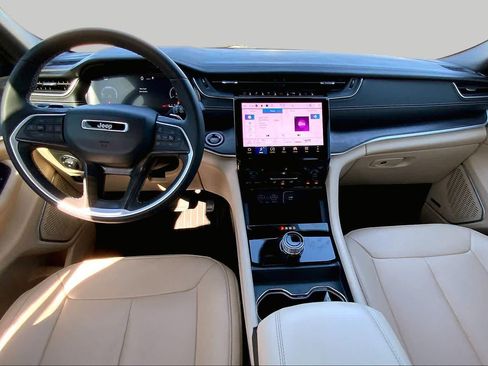 Used 2024 Jeep Grand Cherokee L Limited RWD image 16