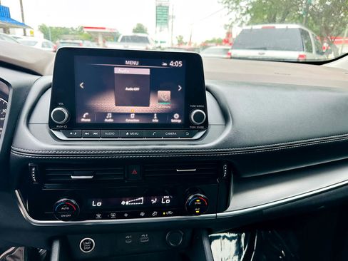 Used 2022 Nissan Rogue SV image 22