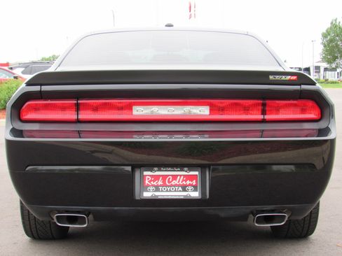 Used 2009 Dodge Challenger SRT8 w/ SRT Option Group II RWD image 7