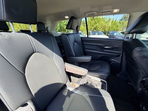 Used 2026 Toyota Grand Highlander FWD image 26