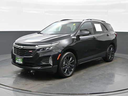 Used 2023 Chevrolet Equinox RS image 2