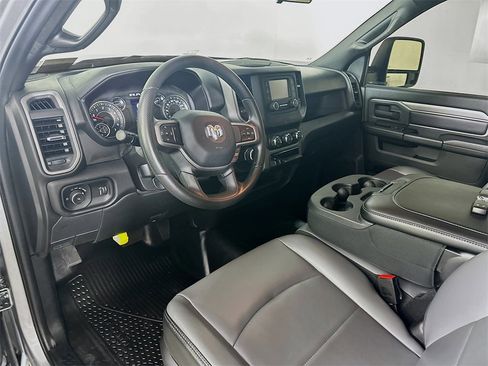 Used 2024 RAM 2500 Tradesman w/ Chrome Appearance Group image 29