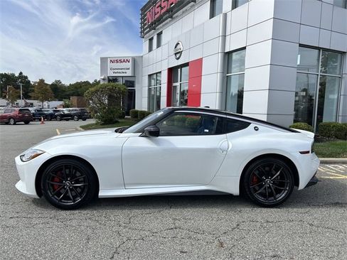 Used 2024 Nissan Z Performance w/ Floor Mat Package image 5