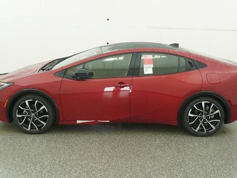 New 2026 Toyota Prius Plug-In Hybrid FWD image 9