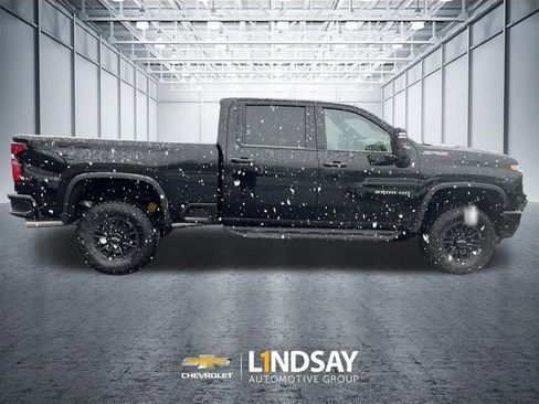 New 2026 Chevrolet Silverado 2500 ZR2 image 9