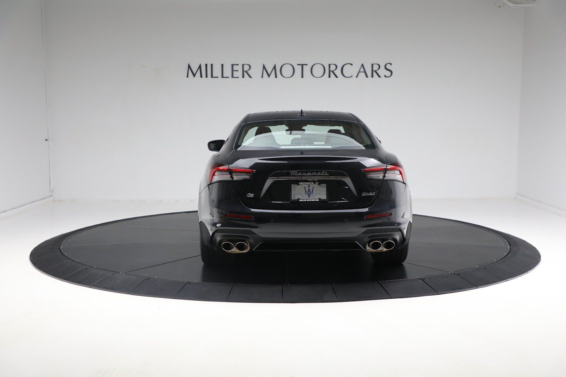 Certified 2024 Maserati Ghibli Modena Q4 AWD/4WD image 12