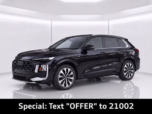 Certified 2026 Audi Q3 quattro 2.0T AWD/4WD image 1