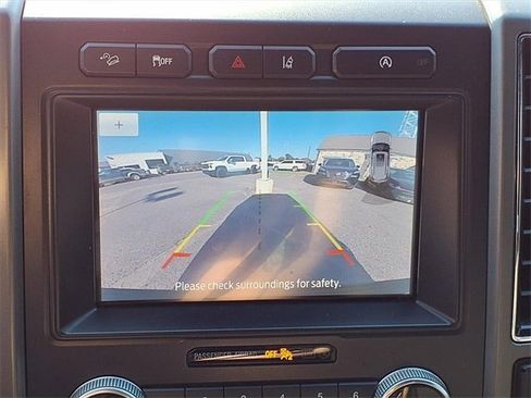 Used 2021 Ford Expedition XLT image 4