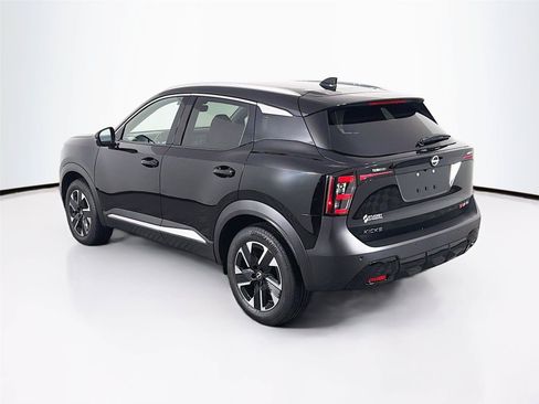 Used 2025 Nissan Kicks SR w/ Interior Electronics Package AWD/4WD image 9