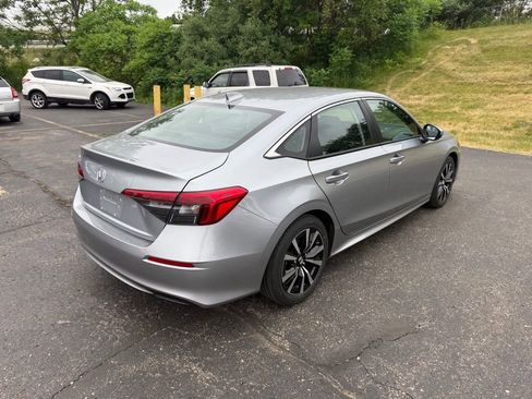 Used 2023 Honda Civic EX image 3