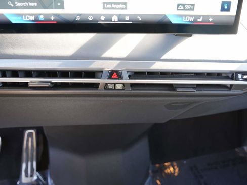 Used 2026 BMW iX xDrive45 image 18