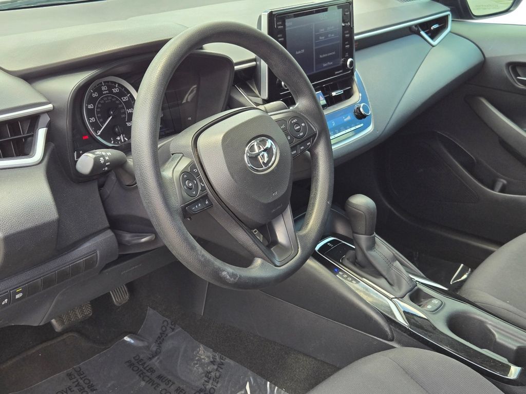 Used 2022 Toyota Corolla LE FWD image 15