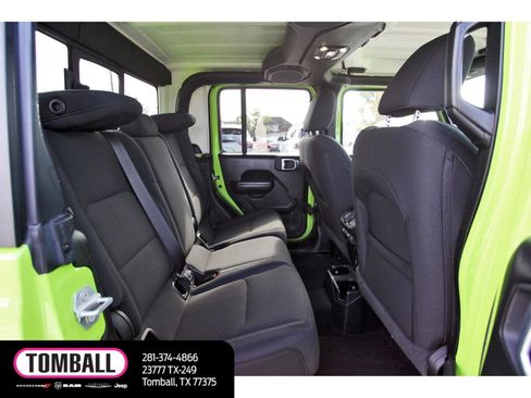 Used 2021 Jeep Gladiator Sport image 9