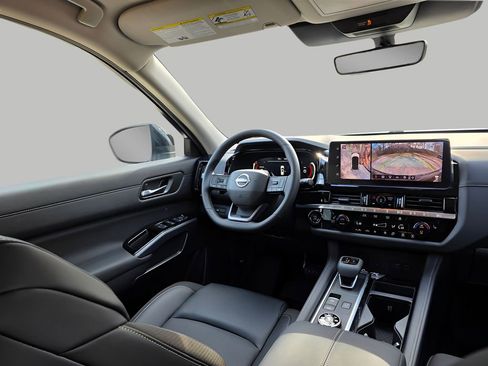 New 2026 Nissan Pathfinder SL AWD/4WD image 12