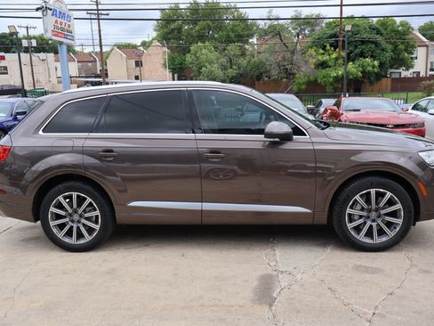 Used 2017 Audi Q7 3.0T Premium Plus w/ Premium Plus Package AWD/4WD image 9