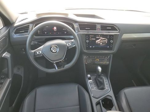 Used 2020 Volkswagen Tiguan SEL FWD image 11
