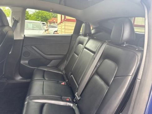 Used 2021 Tesla Model Y Long Range AWD/4WD image 13