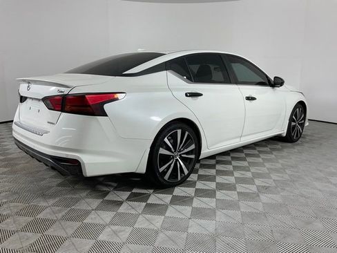 Used 2022 Nissan Altima 2.0 SR FWD image 5
