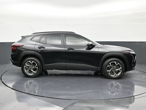 Used 2024 Chevrolet Trax LT FWD image 6