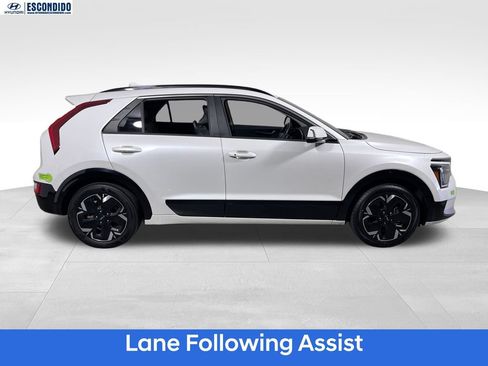 Used 2023 Kia Niro Wind FWD image 6