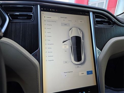 Used 2013 Tesla Model S image 30