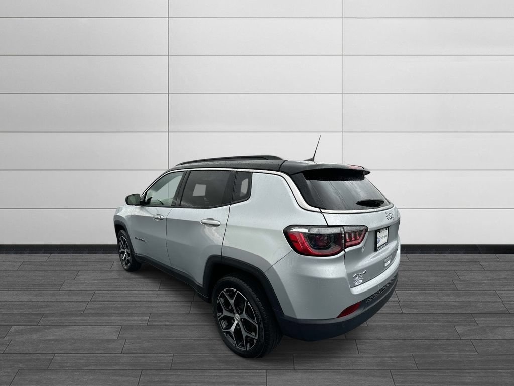 Used 2024 Jeep Compass Limited AWD/4WD image 5