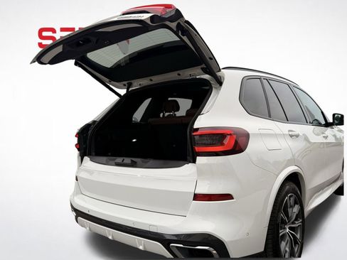 Used 2021 BMW X5 xDrive40i w/ M Sport Package image 48