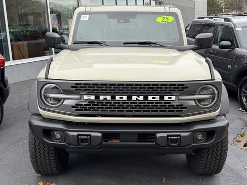 New 2025 Ford Bronco Badlands w/ Sasquatch Package image 2