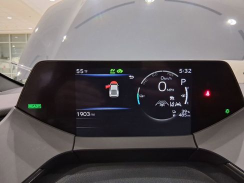 Used 2024 Toyota Prius Prime SE image 12