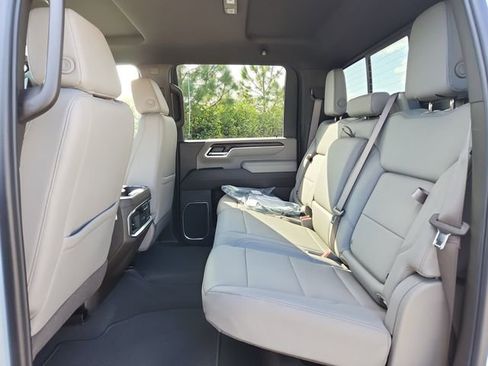 New 2026 GMC Sierra 2500 SLT w/ SLT Premium Package image 8