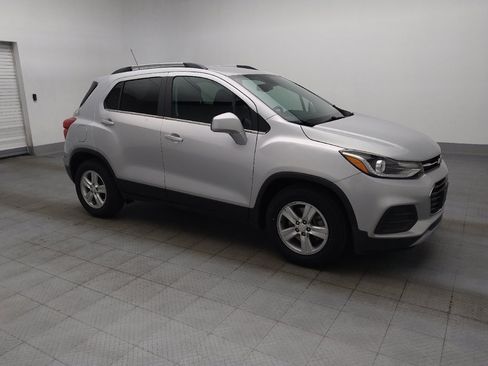 Used 2020 Chevrolet Trax LT FWD image 11
