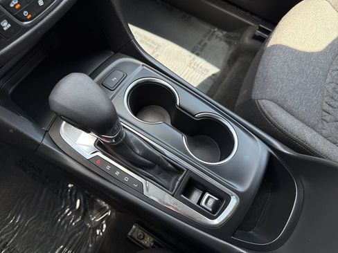 Used 2024 Chevrolet Equinox LT FWD image 8