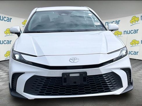 Used 2025 Toyota Camry SE FWD image 2