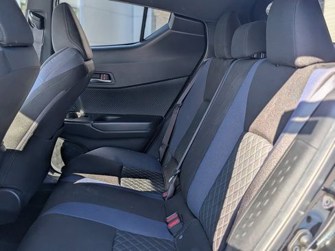 Used 2020 Toyota C-HR XLE image 9