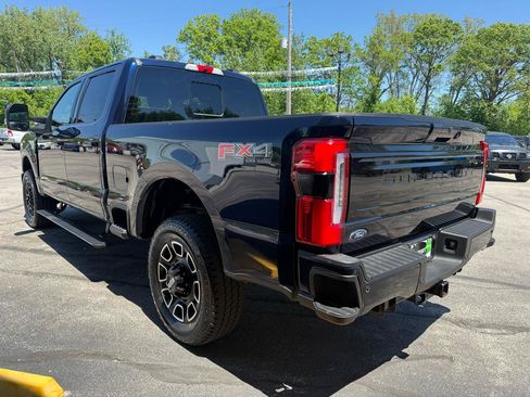 Used 2025 Ford F250 Platinum w/ FX4 Off-Road Package AWD/4WD image 5