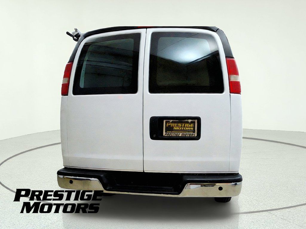 Used 2014 Chevrolet Express 2500 Extended RWD image 7