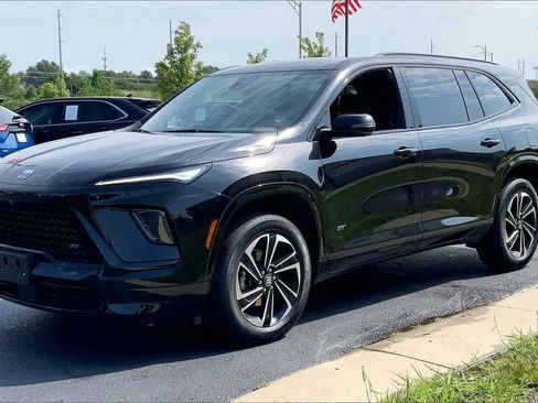 Used 2025 Buick Enclave Sport Touring FWD image 5