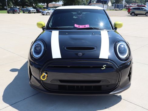 Used 2024 MINI Cooper SE FWD image 2