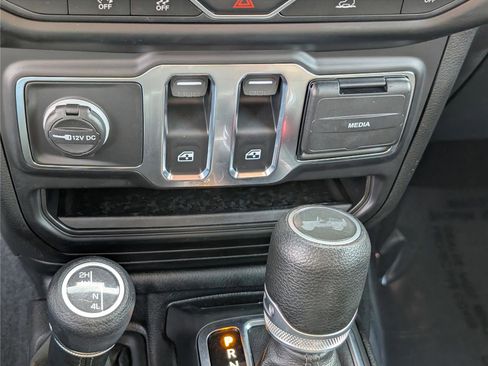 Used 2022 Jeep Wrangler Sport S image 23