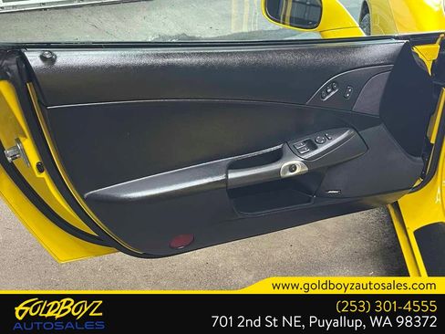 Used 2006 Chevrolet Corvette Coupe w/ Preferred Equipment Group RWD image 11