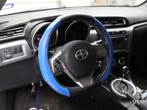 Used 2014 Scion tC FWD image 8